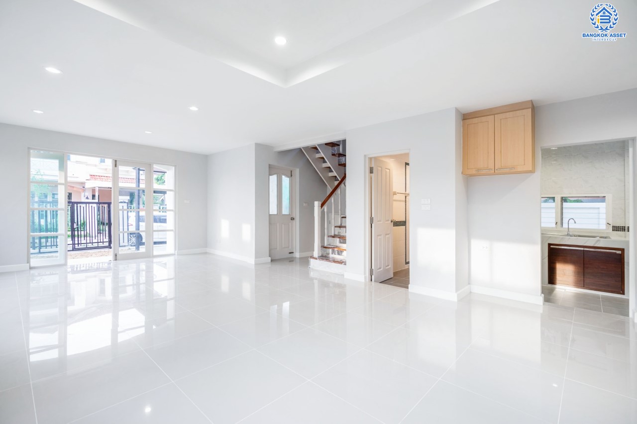 บ้านมือสองตกแต่งใหม่ แบรนด์ LH ม.ชัยพฤกษ์ บางใหญ่-เซ็นทรัลเวสต์เกต หลังมุม ตอบโจทย์ทุกการอยู่อาศัย เนื้อที่ 56.8 ตร.ว. ฟังก์ชัน 3 ห้องนอน 2 ห้องน้ำ จอดรถได้ 2 คัน บนทำเลดีที่สุด! ใกล้เซ็นทรัลเวสต์เกต ทางด่วน "กาญจนาภิเษก" และรถไฟฟ้า "สถานีคลองบางไผ่"